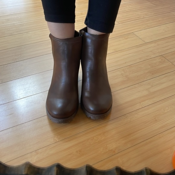 Women Booties Size 7.5 Kork New Without Tag Block Heel Very Comfortable Brown - Picture 6 of 13